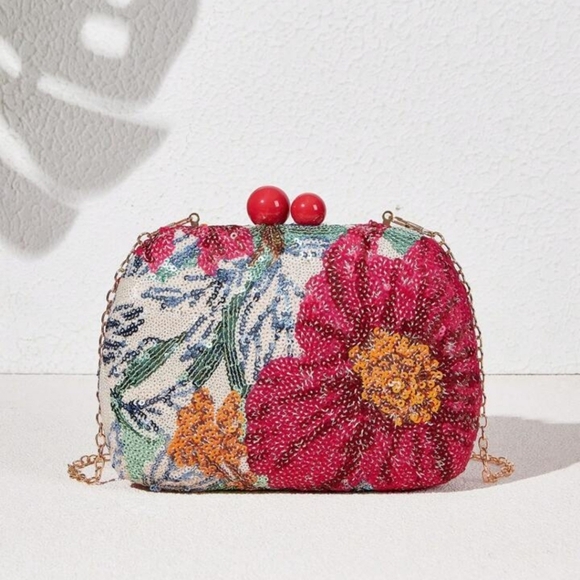 Nwt clutch - Picture 2 of 5